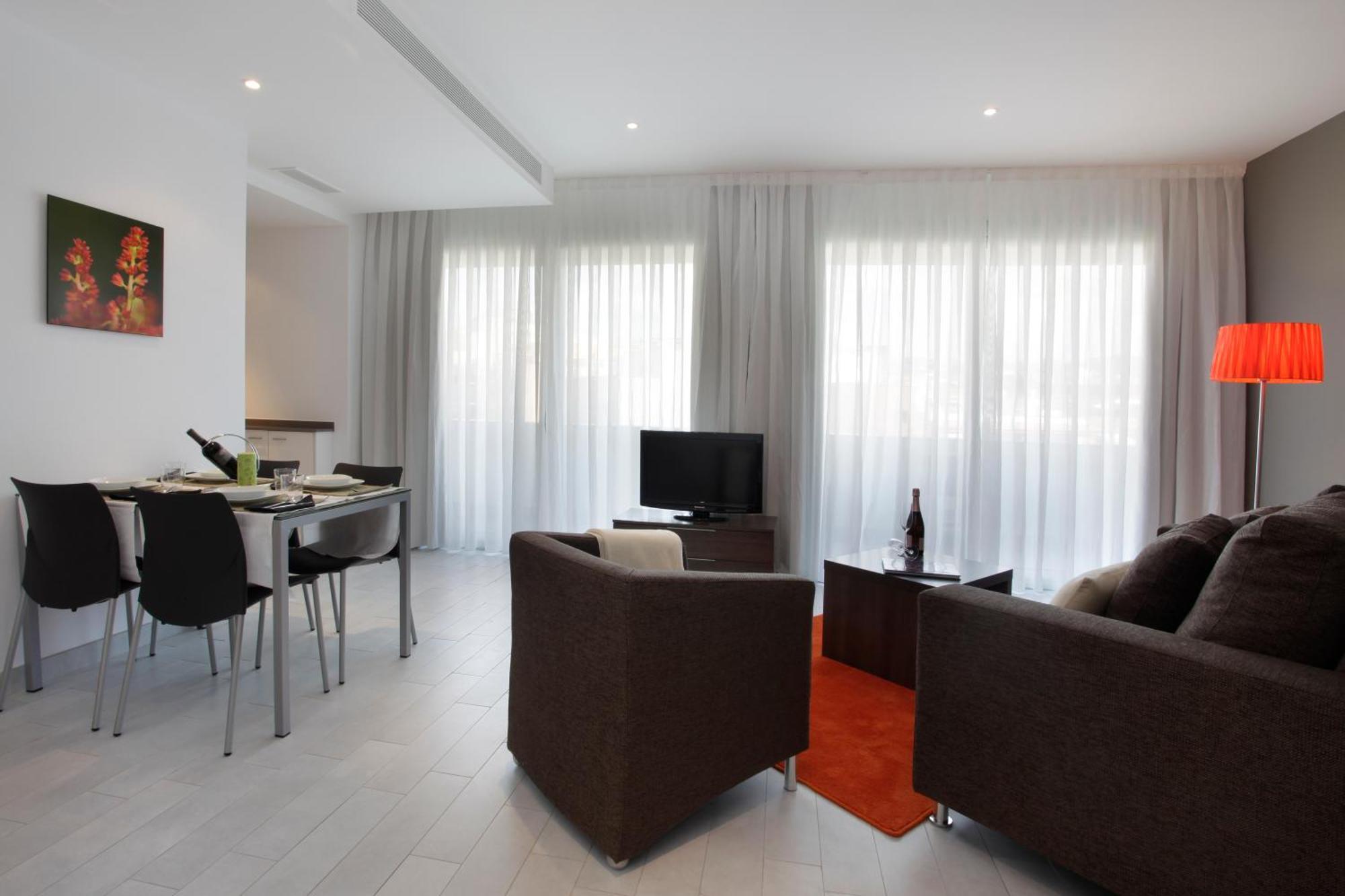 Fisa Rentals Les Corts Apartments Barcelona Exterior photo