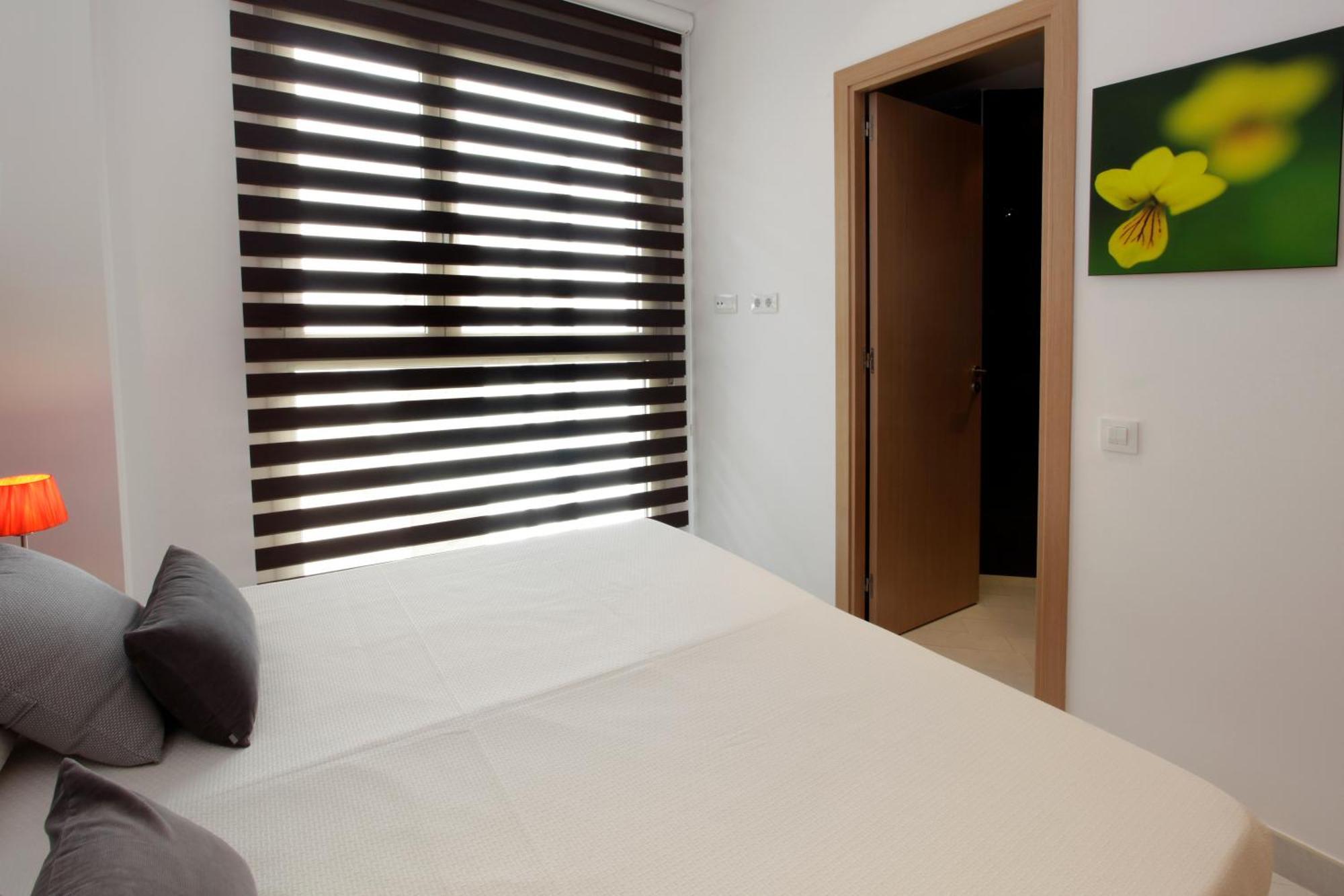 Fisa Rentals Les Corts Apartments Barcelona Exterior photo