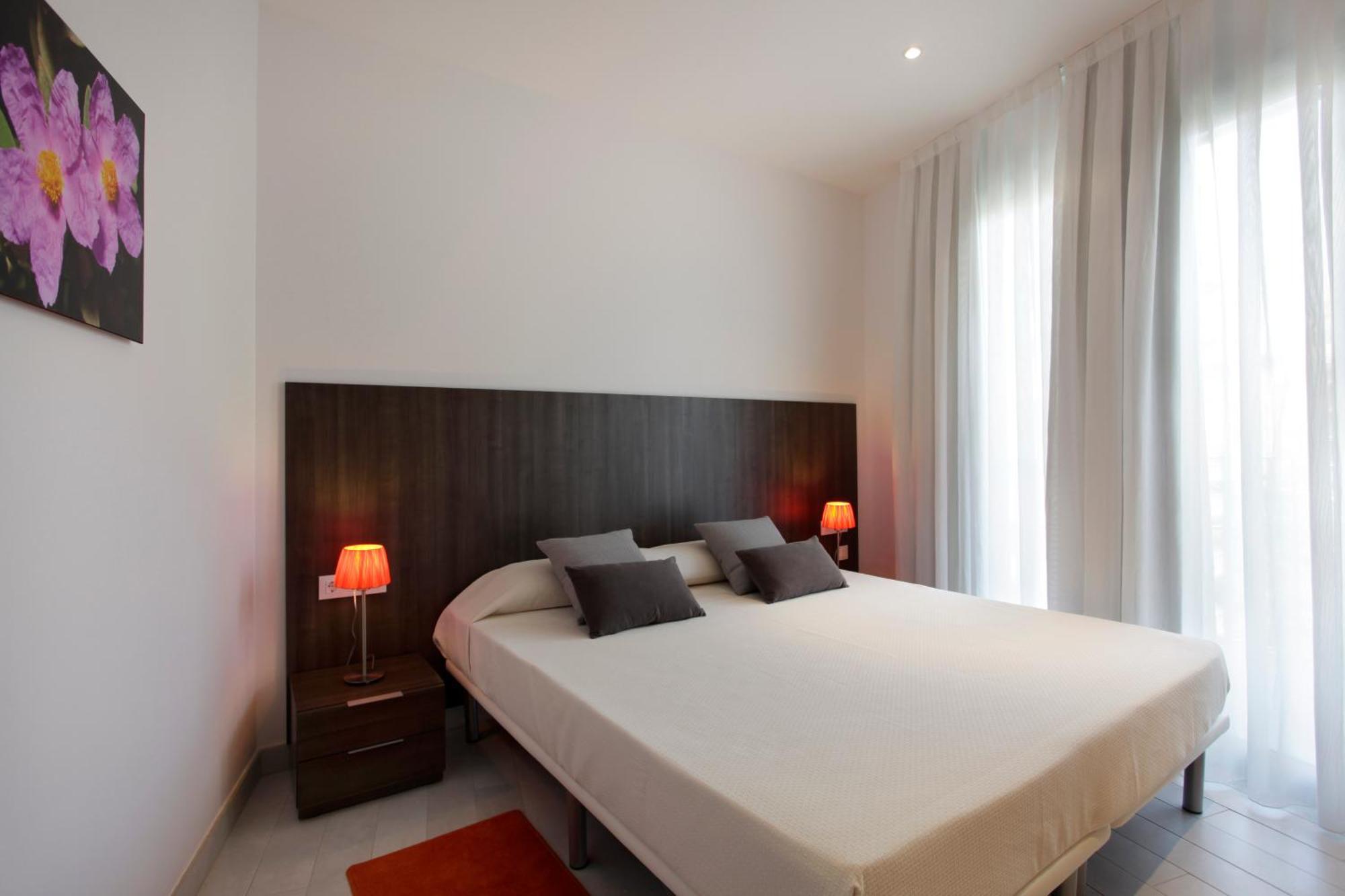 Fisa Rentals Les Corts Apartments Barcelona Exterior photo
