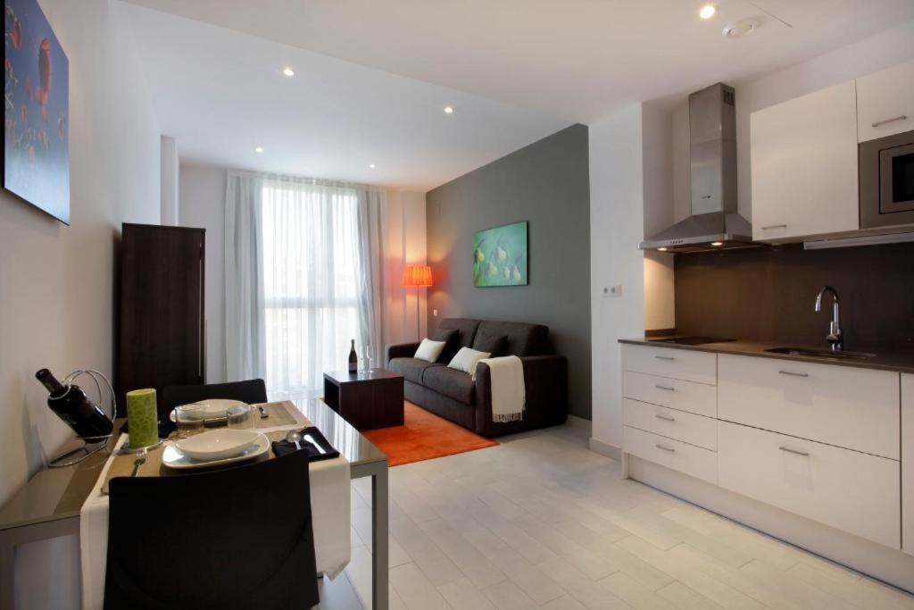 Fisa Rentals Les Corts Apartments Barcelona Exterior photo