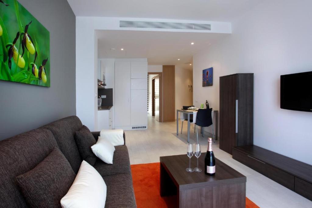 Fisa Rentals Les Corts Apartments Barcelona Exterior photo