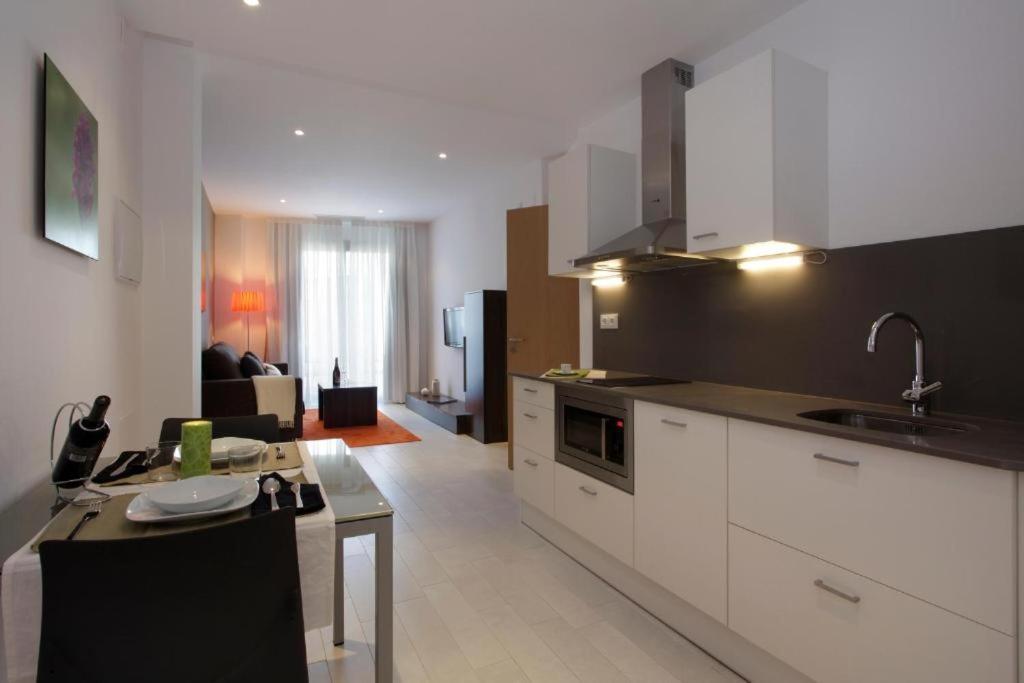 Fisa Rentals Les Corts Apartments Barcelona Exterior photo