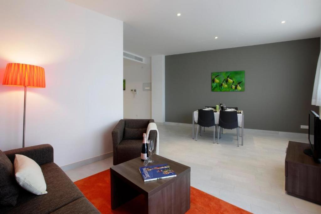 Fisa Rentals Les Corts Apartments Barcelona Exterior photo