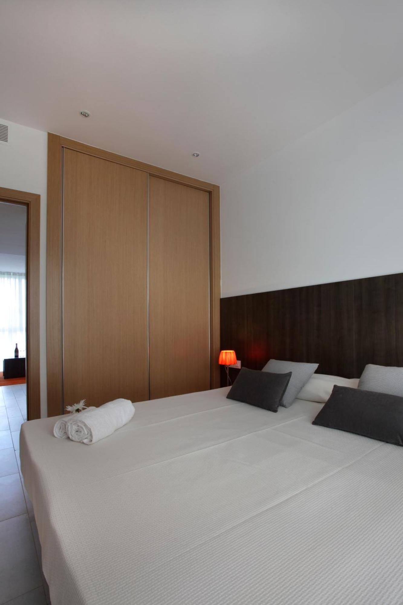 Fisa Rentals Les Corts Apartments Barcelona Exterior photo