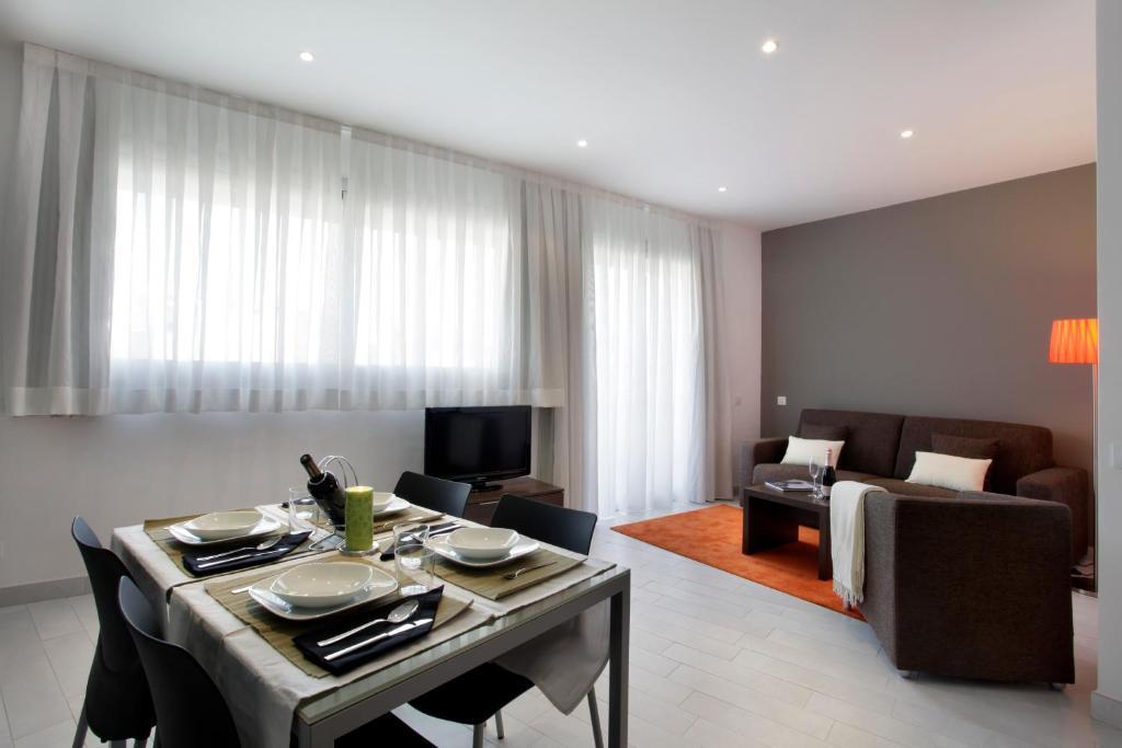Fisa Rentals Les Corts Apartments Barcelona Room photo